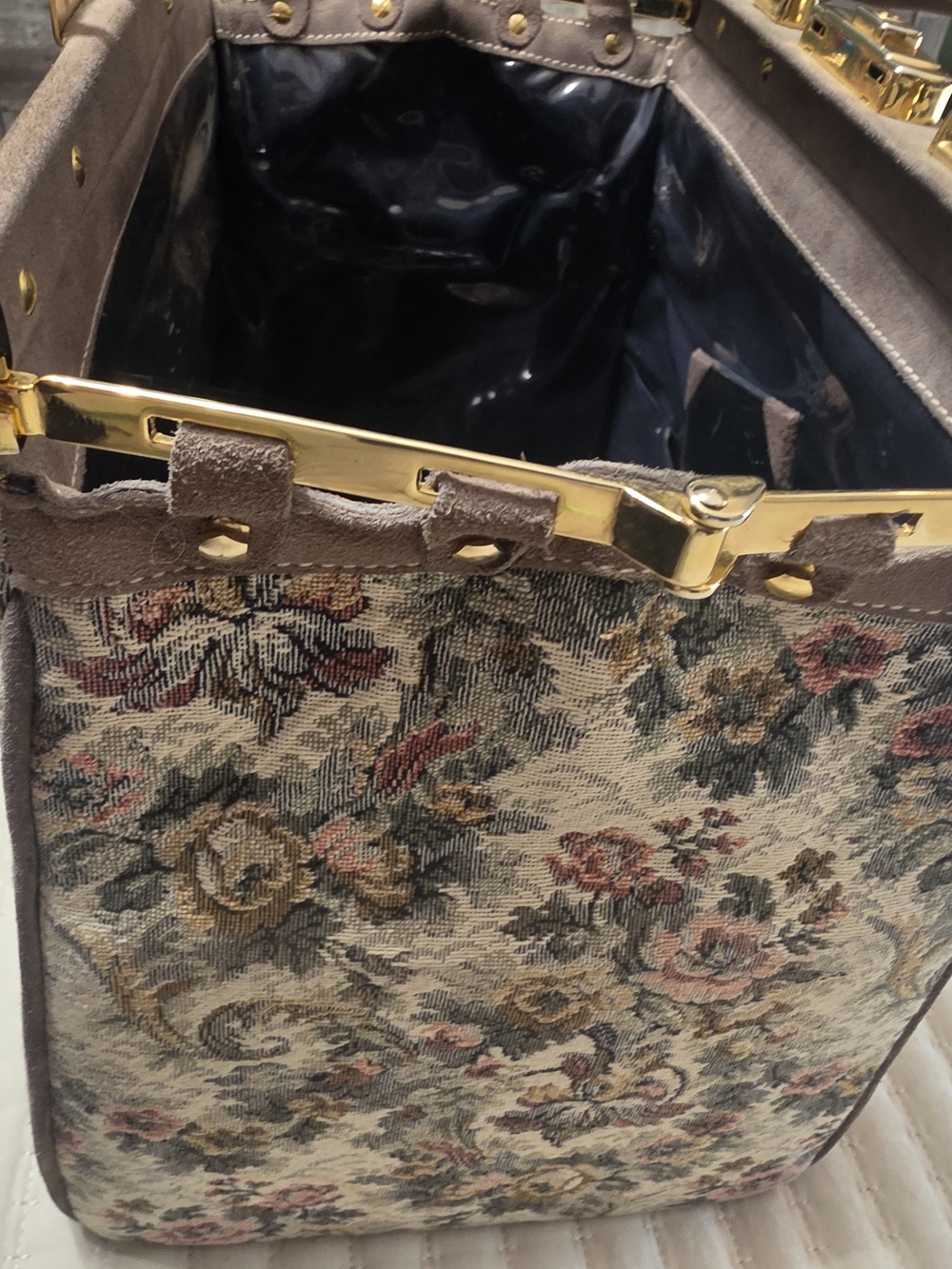 Floral Tapestry Top-Handle Vanity Bag in Taupe and Rose - Picture 7 of 12